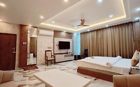 V Square Airport Hotel